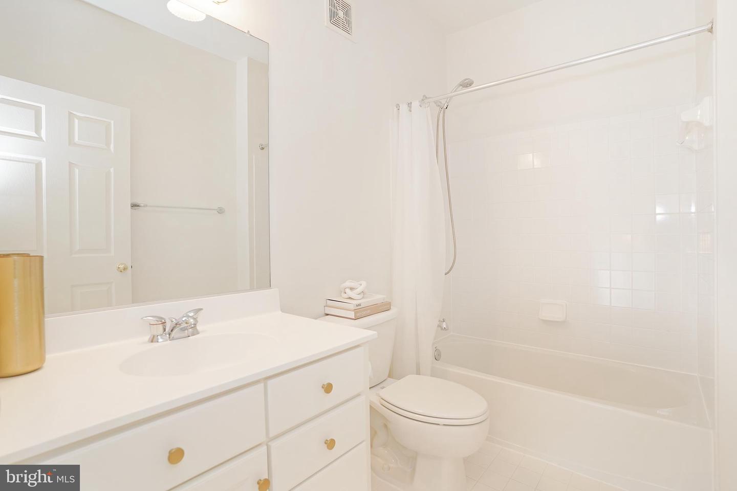 12451 ROSE PATH CIR, FAIRFAX, Virginia 22033, 3 Bedrooms Bedrooms, ,2 BathroomsBathrooms,Residential,For sale,12451 ROSE PATH CIR,VAFX2258894 MLS # VAFX2258894