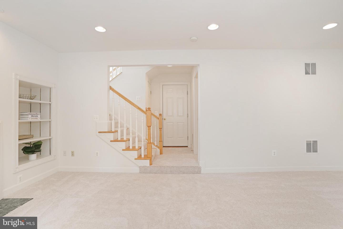12451 ROSE PATH CIR, FAIRFAX, Virginia 22033, 3 Bedrooms Bedrooms, ,2 BathroomsBathrooms,Residential,For sale,12451 ROSE PATH CIR,VAFX2258894 MLS # VAFX2258894