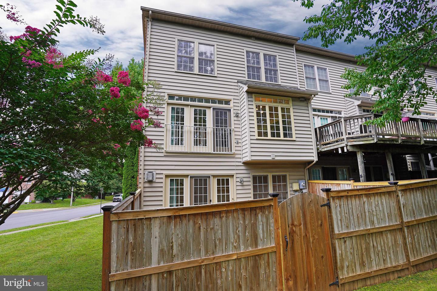 12451 ROSE PATH CIR, FAIRFAX, Virginia 22033, 3 Bedrooms Bedrooms, ,2 BathroomsBathrooms,Residential,For sale,12451 ROSE PATH CIR,VAFX2258894 MLS # VAFX2258894