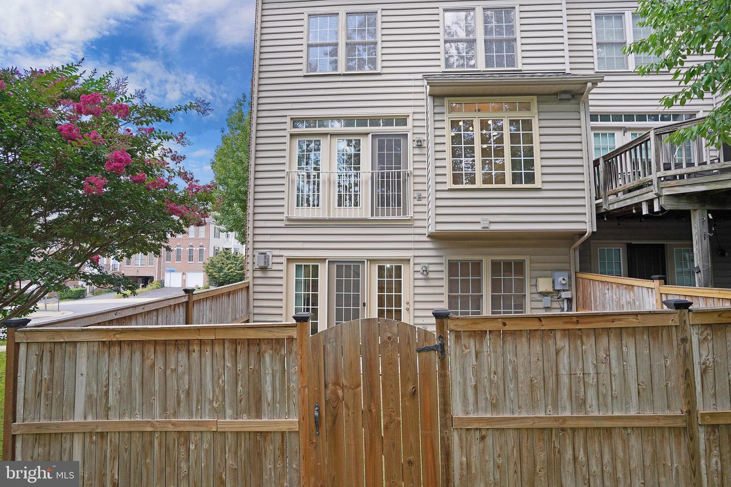 12451 ROSE PATH CIR, FAIRFAX, Virginia 22033, 3 Bedrooms Bedrooms, ,2 BathroomsBathrooms,Residential,For sale,12451 ROSE PATH CIR,VAFX2258894 MLS # VAFX2258894