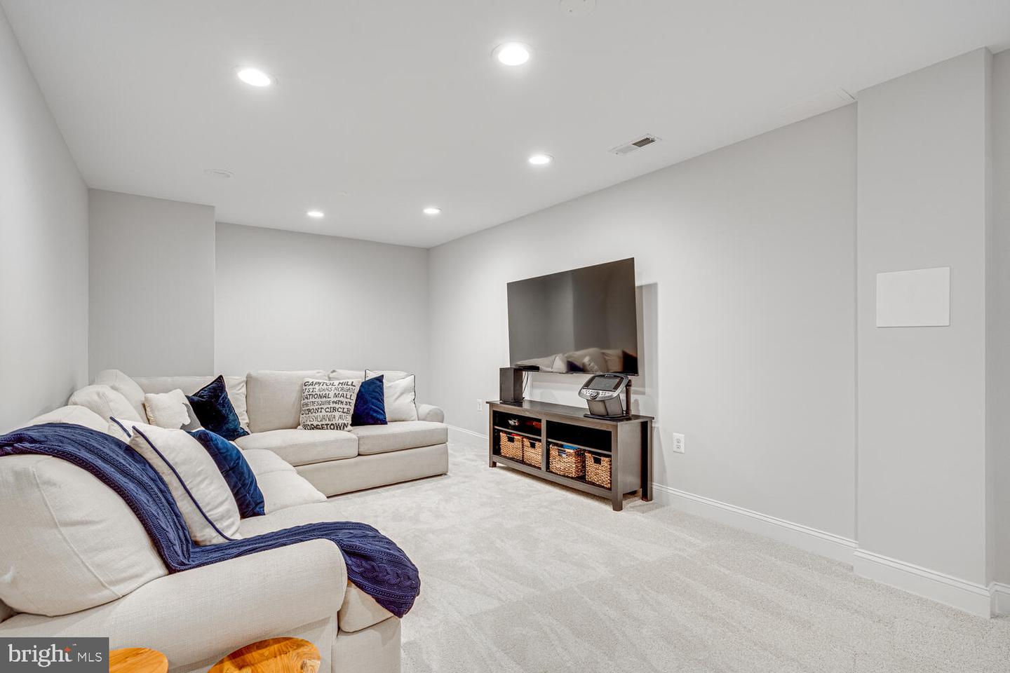 2091 COBBLESTONE LN, RESTON, Virginia 20191, 4 Bedrooms Bedrooms, ,3 BathroomsBathrooms,Residential,For sale,2091 COBBLESTONE LN,VAFX2258896 MLS # VAFX2258896