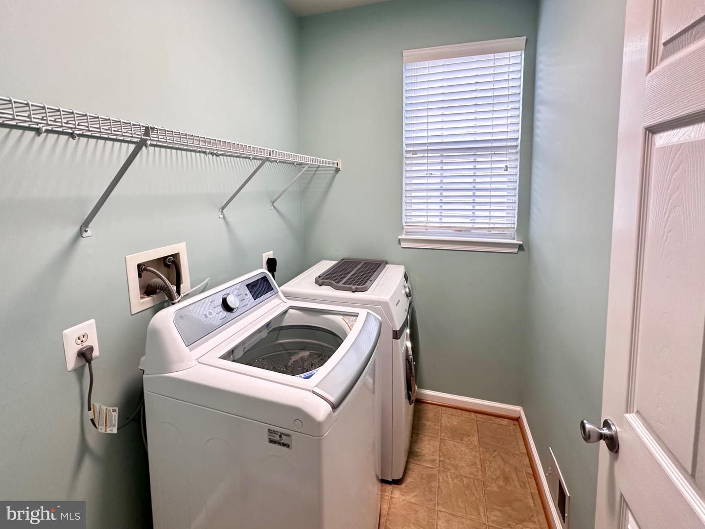13103 BIGLEAF MAPLE CT, GAINESVILLE, Virginia 20155, 5 Bedrooms Bedrooms, 20 Rooms Rooms,3 BathroomsBathrooms,Residential,For sale,13103 BIGLEAF MAPLE CT,VAPW2100534 MLS # VAPW2100534