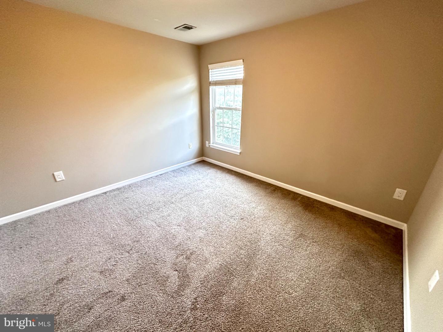 13103 BIGLEAF MAPLE CT, GAINESVILLE, Virginia 20155, 5 Bedrooms Bedrooms, 20 Rooms Rooms,3 BathroomsBathrooms,Residential,For sale,13103 BIGLEAF MAPLE CT,VAPW2100534 MLS # VAPW2100534