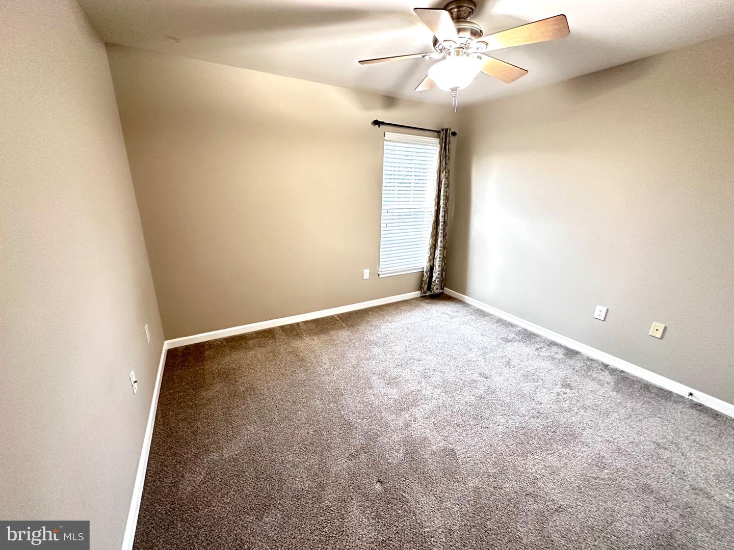 13103 BIGLEAF MAPLE CT, GAINESVILLE, Virginia 20155, 5 Bedrooms Bedrooms, 20 Rooms Rooms,3 BathroomsBathrooms,Residential,For sale,13103 BIGLEAF MAPLE CT,VAPW2100534 MLS # VAPW2100534