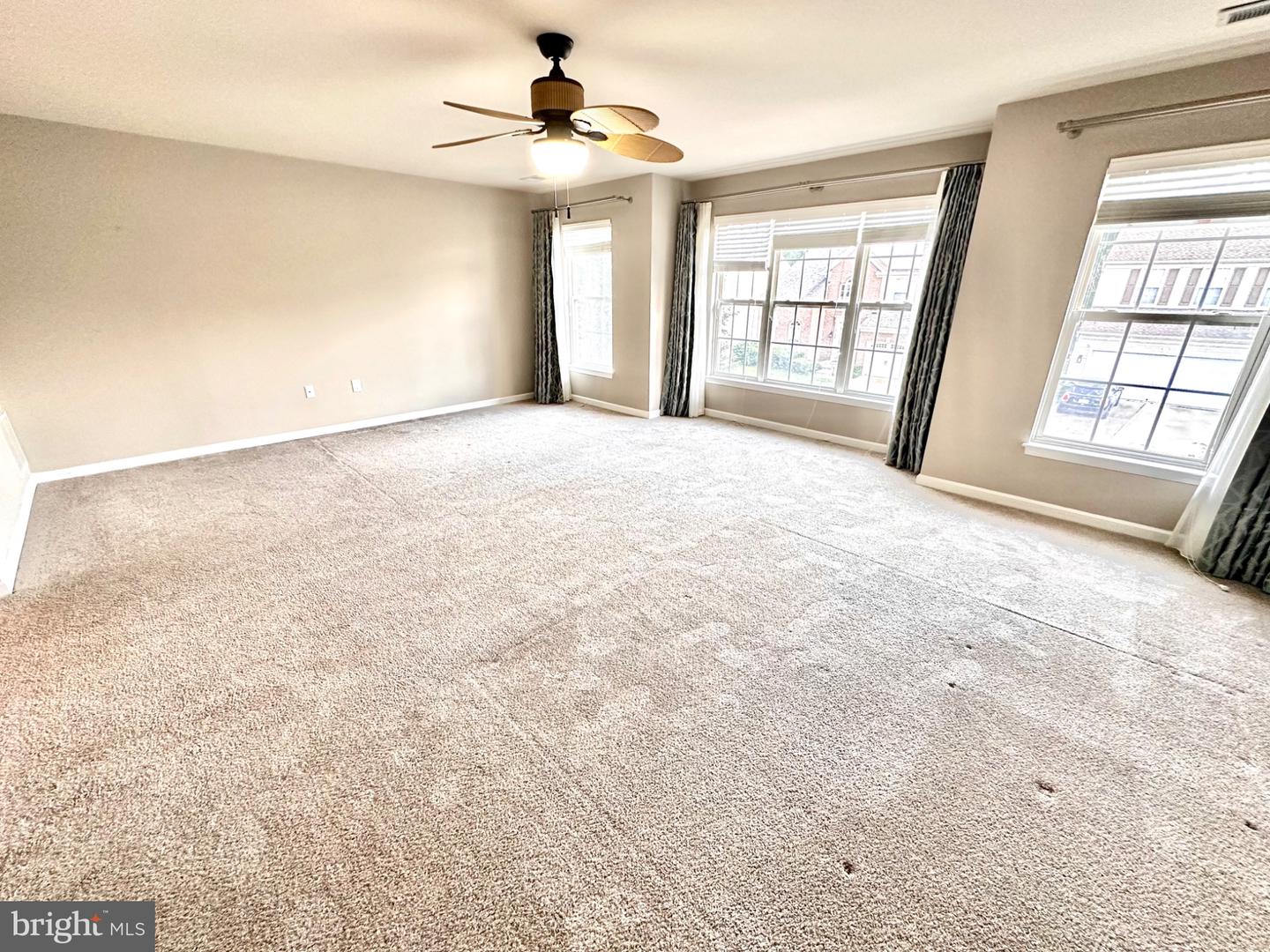 13103 BIGLEAF MAPLE CT, GAINESVILLE, Virginia 20155, 5 Bedrooms Bedrooms, 20 Rooms Rooms,3 BathroomsBathrooms,Residential,For sale,13103 BIGLEAF MAPLE CT,VAPW2100534 MLS # VAPW2100534