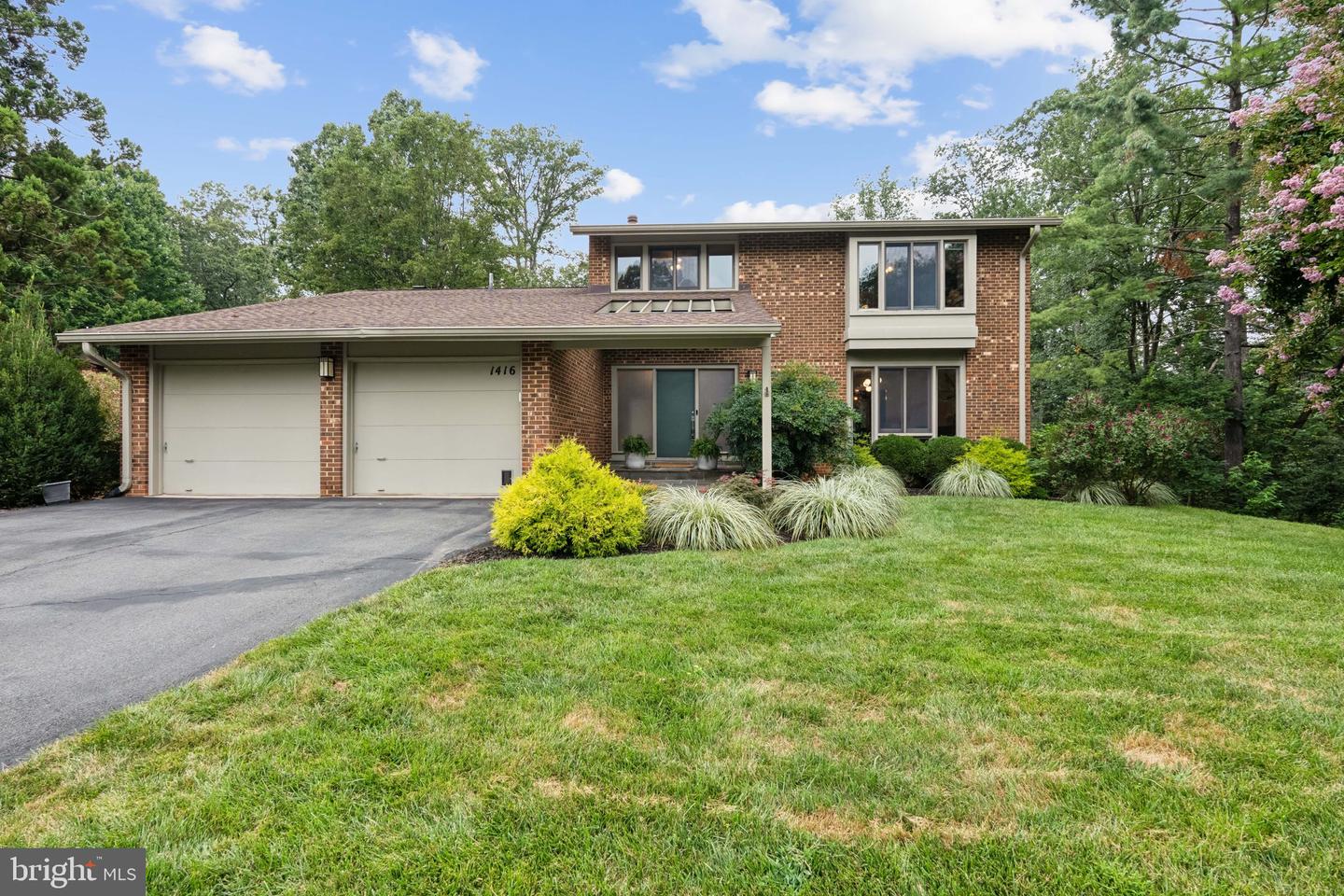 1416 WOLFTRAP RUN RD, VIENNA, Virginia 22182, 4 Bedrooms Bedrooms, 14 Rooms Rooms,3 BathroomsBathrooms,Residential,For sale,1416 WOLFTRAP RUN RD,VAFX2258970 MLS # VAFX2258970