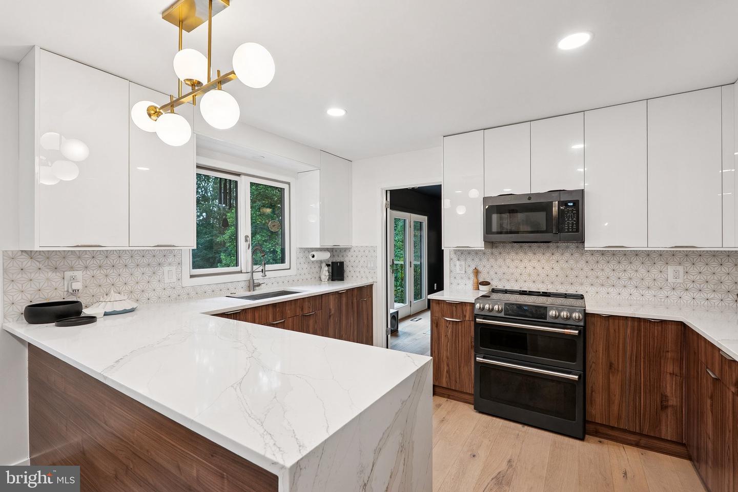 1416 WOLFTRAP RUN RD, VIENNA, Virginia 22182, 4 Bedrooms Bedrooms, 14 Rooms Rooms,3 BathroomsBathrooms,Residential,For sale,1416 WOLFTRAP RUN RD,VAFX2258970 MLS # VAFX2258970