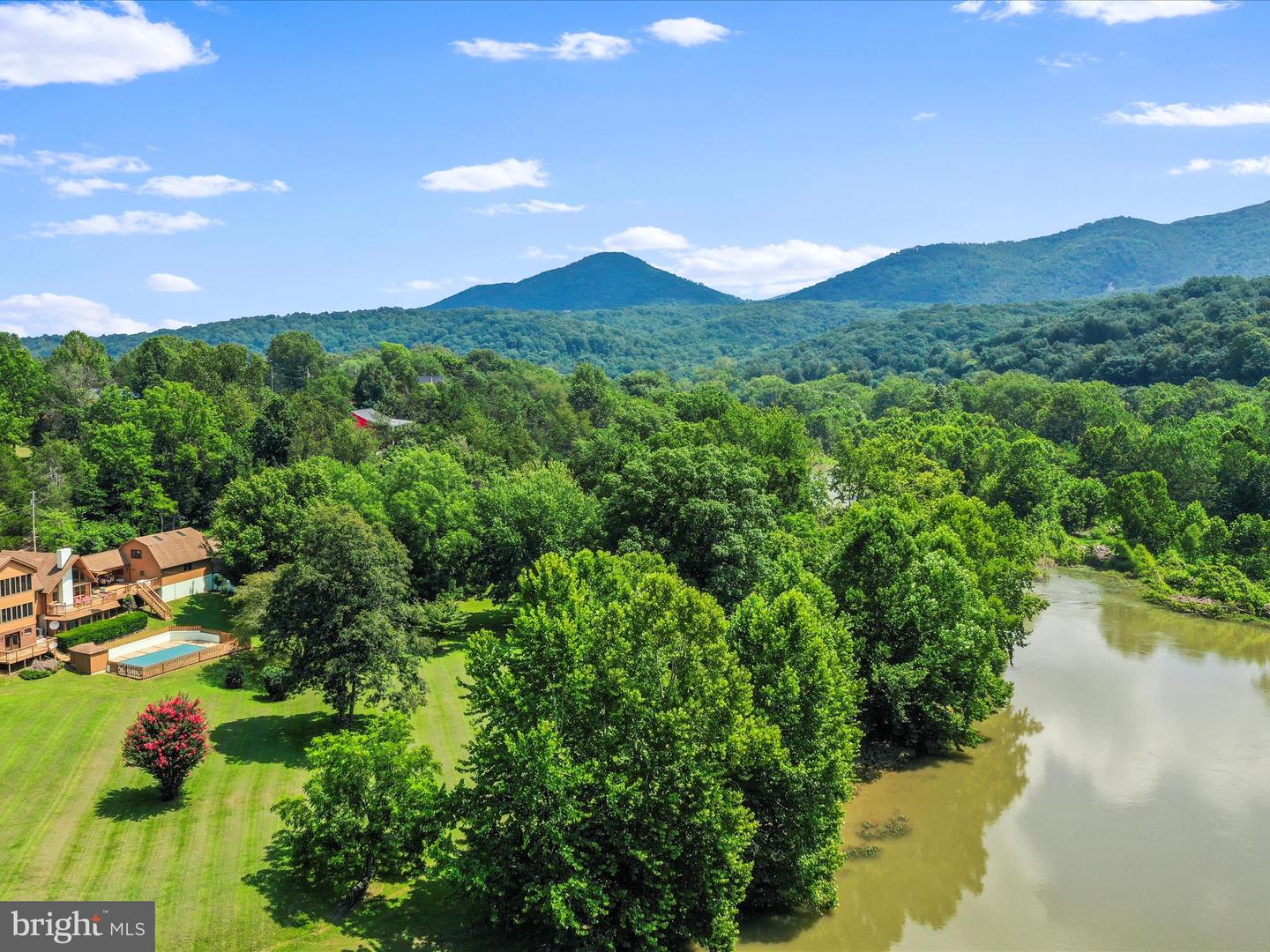 SHENANDOAH, Virginia 22849, 3 Bedrooms Bedrooms, ,5 BathroomsBathrooms,Residential,For sale,VAPA2005222 MLS # VAPA2005222