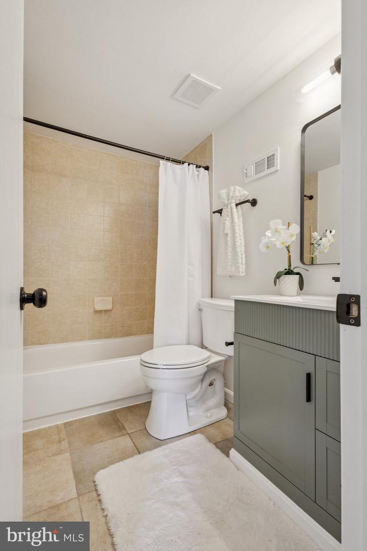 4704 KILBANE RD, WOODBRIDGE, Virginia 22193, 4 Bedrooms Bedrooms, ,3 BathroomsBathrooms,Residential,For sale,4704 KILBANE RD,VAPW2100680 MLS # VAPW2100680