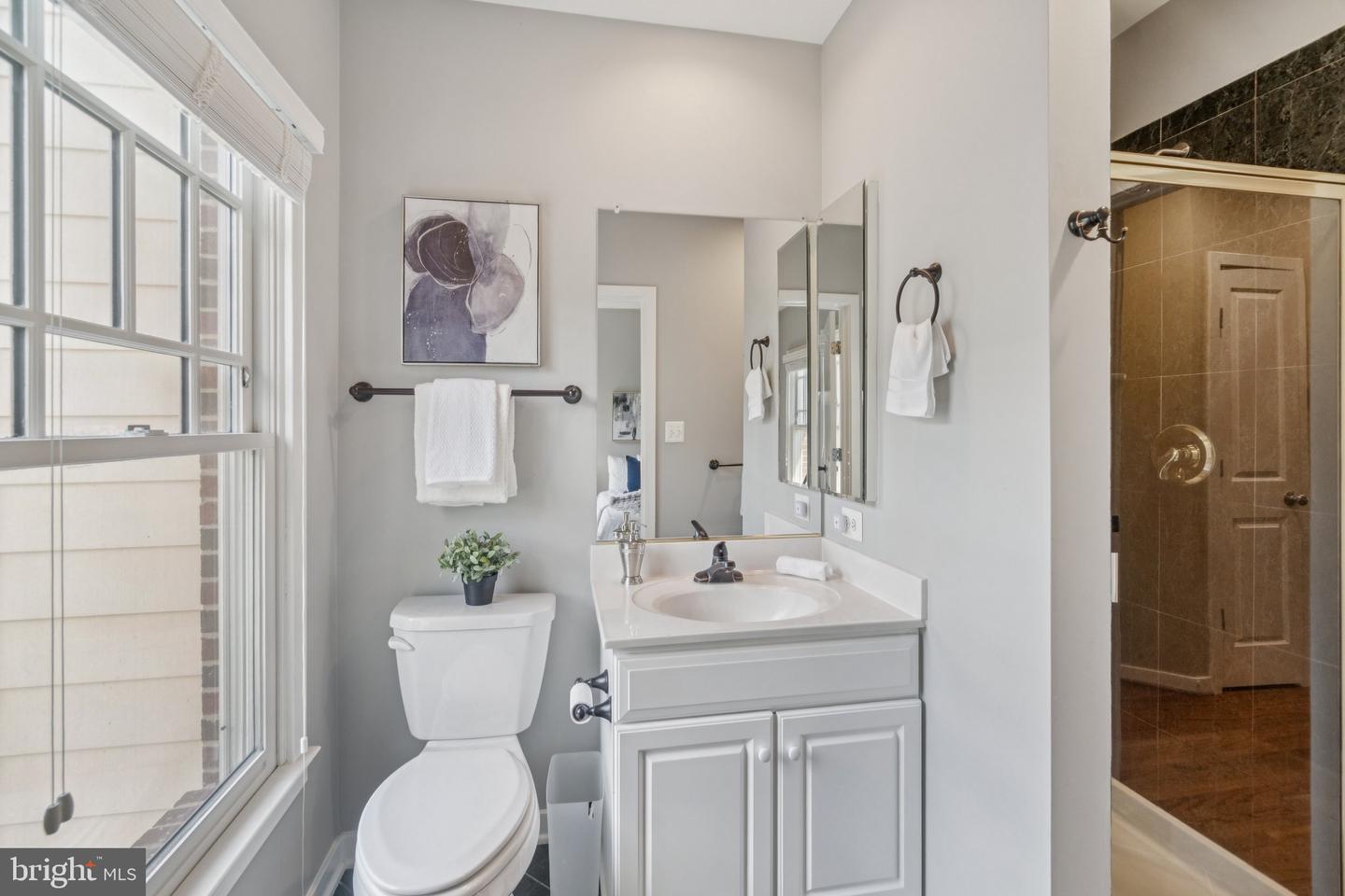 1304 N DANVILLE ST, ARLINGTON, Virginia 22201, 3 Bedrooms Bedrooms, ,2 BathroomsBathrooms,Residential,For sale,1304 N DANVILLE ST,VAAR2061816 MLS # VAAR2061816