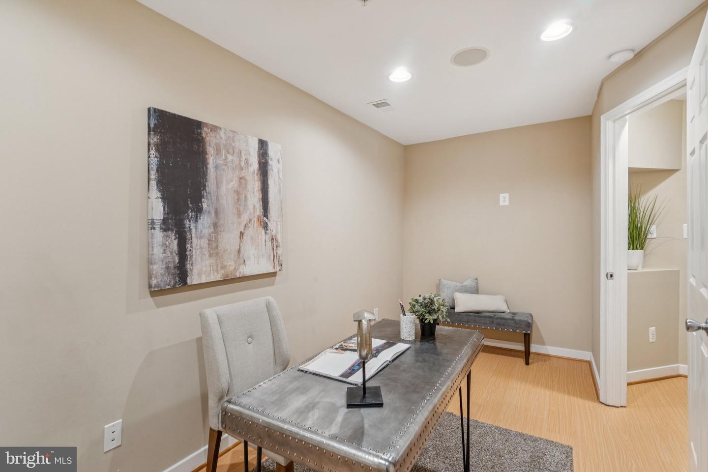1304 N DANVILLE ST, ARLINGTON, Virginia 22201, 3 Bedrooms Bedrooms, ,2 BathroomsBathrooms,Residential,For sale,1304 N DANVILLE ST,VAAR2061816 MLS # VAAR2061816