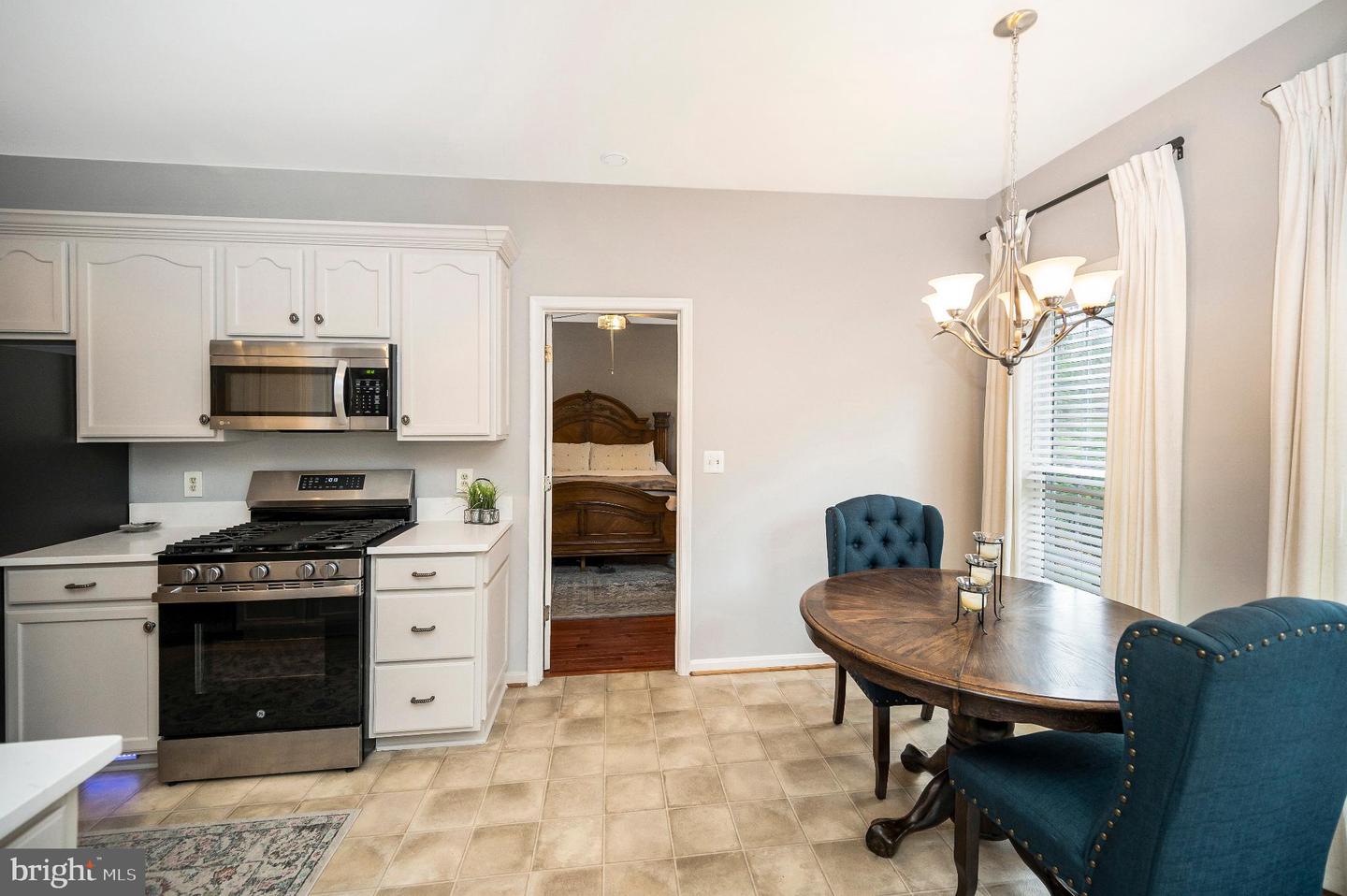3812 WINDING HOLLOW DR, FREDERICKSBURG, Virginia 22408, 3 Bedrooms Bedrooms, 5 Rooms Rooms,2 BathroomsBathrooms,Residential,For sale,3812 WINDING HOLLOW DR,VASP2035232 MLS # VASP2035232