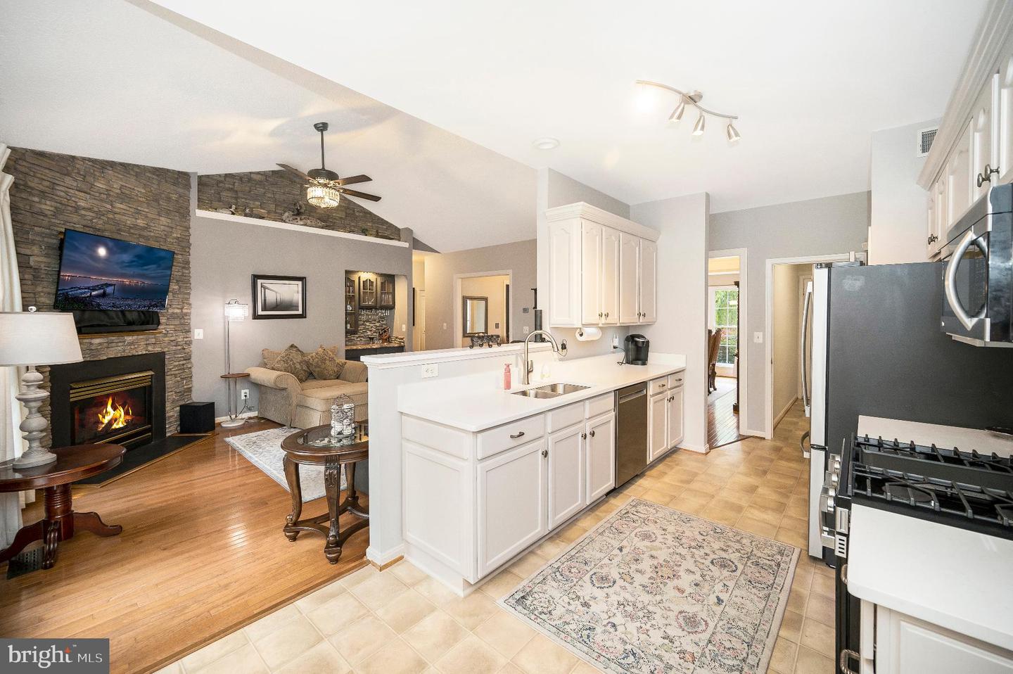 3812 WINDING HOLLOW DR, FREDERICKSBURG, Virginia 22408, 3 Bedrooms Bedrooms, 5 Rooms Rooms,2 BathroomsBathrooms,Residential,For sale,3812 WINDING HOLLOW DR,VASP2035232 MLS # VASP2035232