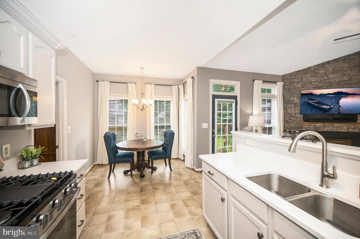 3812 WINDING HOLLOW DR, FREDERICKSBURG, Virginia 22408, 3 Bedrooms Bedrooms, 5 Rooms Rooms,2 BathroomsBathrooms,Residential,For sale,3812 WINDING HOLLOW DR,VASP2035232 MLS # VASP2035232