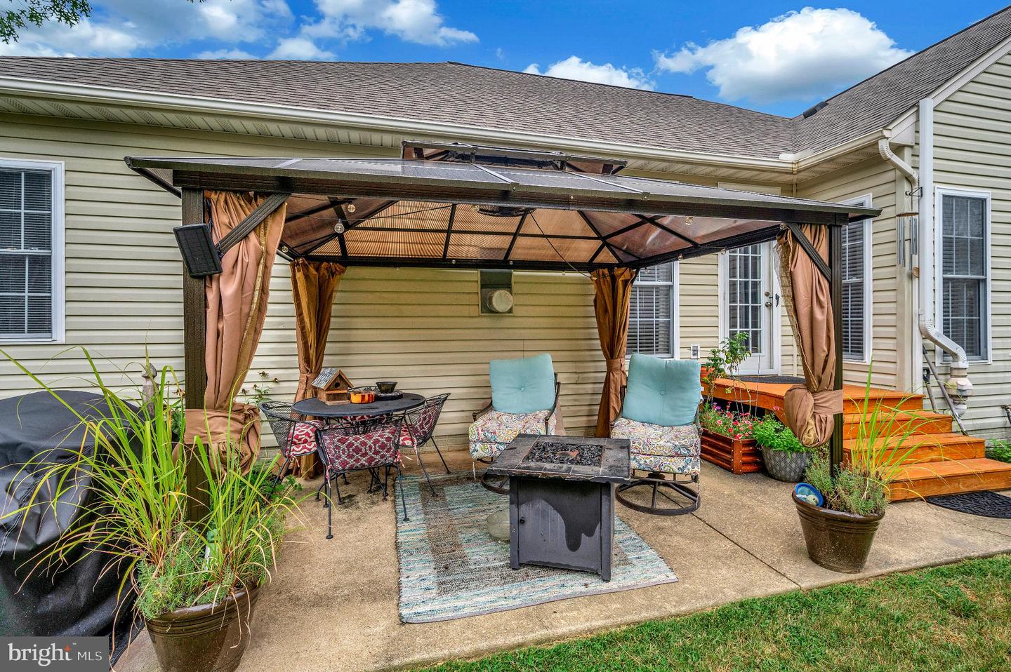 3812 WINDING HOLLOW DR, FREDERICKSBURG, Virginia 22408, 3 Bedrooms Bedrooms, 5 Rooms Rooms,2 BathroomsBathrooms,Residential,For sale,3812 WINDING HOLLOW DR,VASP2035232 MLS # VASP2035232