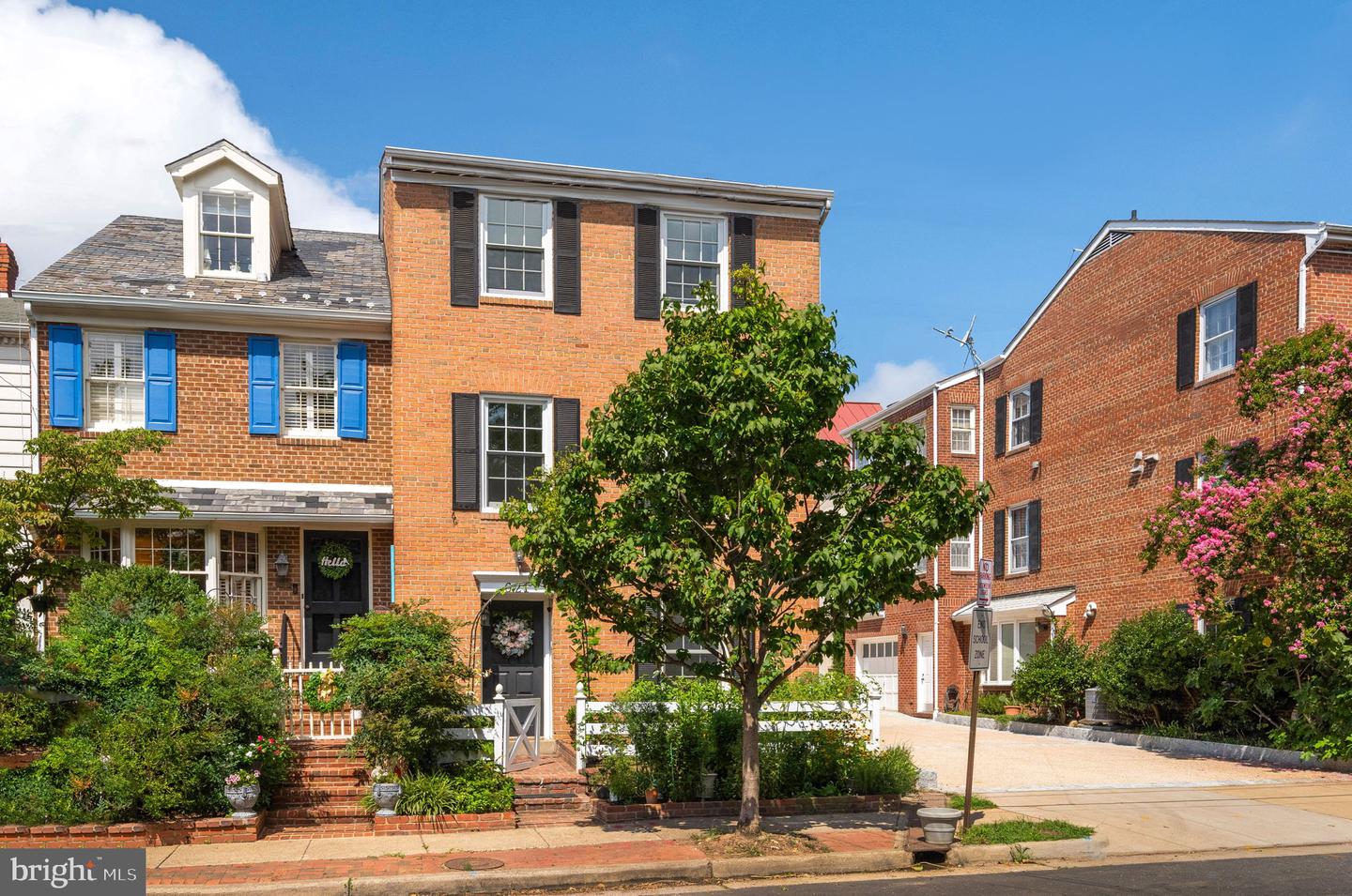 621 S SAINT ASAPH ST, ALEXANDRIA, Virginia 22314, 4 Bedrooms Bedrooms, ,2 BathroomsBathrooms,Residential,For sale,621 S SAINT ASAPH ST,VAAX2048238 MLS # VAAX2048238