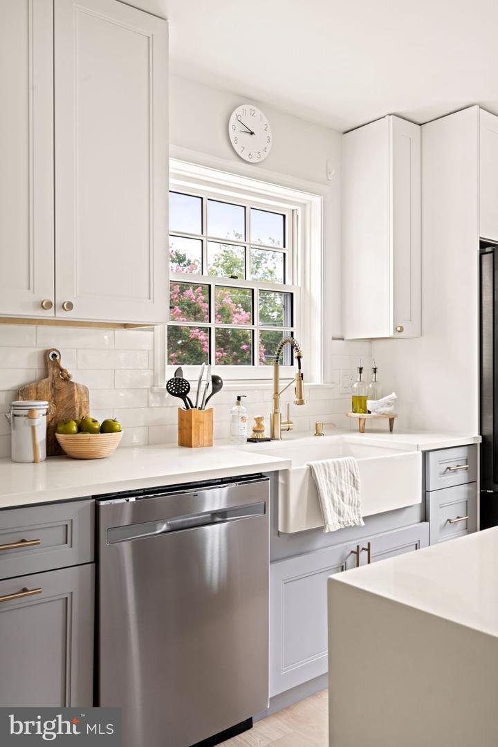621 S SAINT ASAPH ST, ALEXANDRIA, Virginia 22314, 4 Bedrooms Bedrooms, ,2 BathroomsBathrooms,Residential,For sale,621 S SAINT ASAPH ST,VAAX2048238 MLS # VAAX2048238