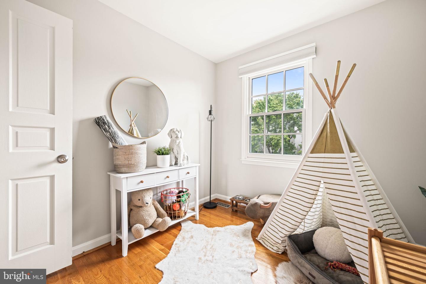 621 S SAINT ASAPH ST, ALEXANDRIA, Virginia 22314, 4 Bedrooms Bedrooms, ,2 BathroomsBathrooms,Residential,For sale,621 S SAINT ASAPH ST,VAAX2048238 MLS # VAAX2048238