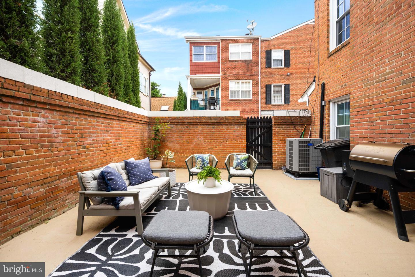 621 S SAINT ASAPH ST, ALEXANDRIA, Virginia 22314, 4 Bedrooms Bedrooms, ,2 BathroomsBathrooms,Residential,For sale,621 S SAINT ASAPH ST,VAAX2048238 MLS # VAAX2048238