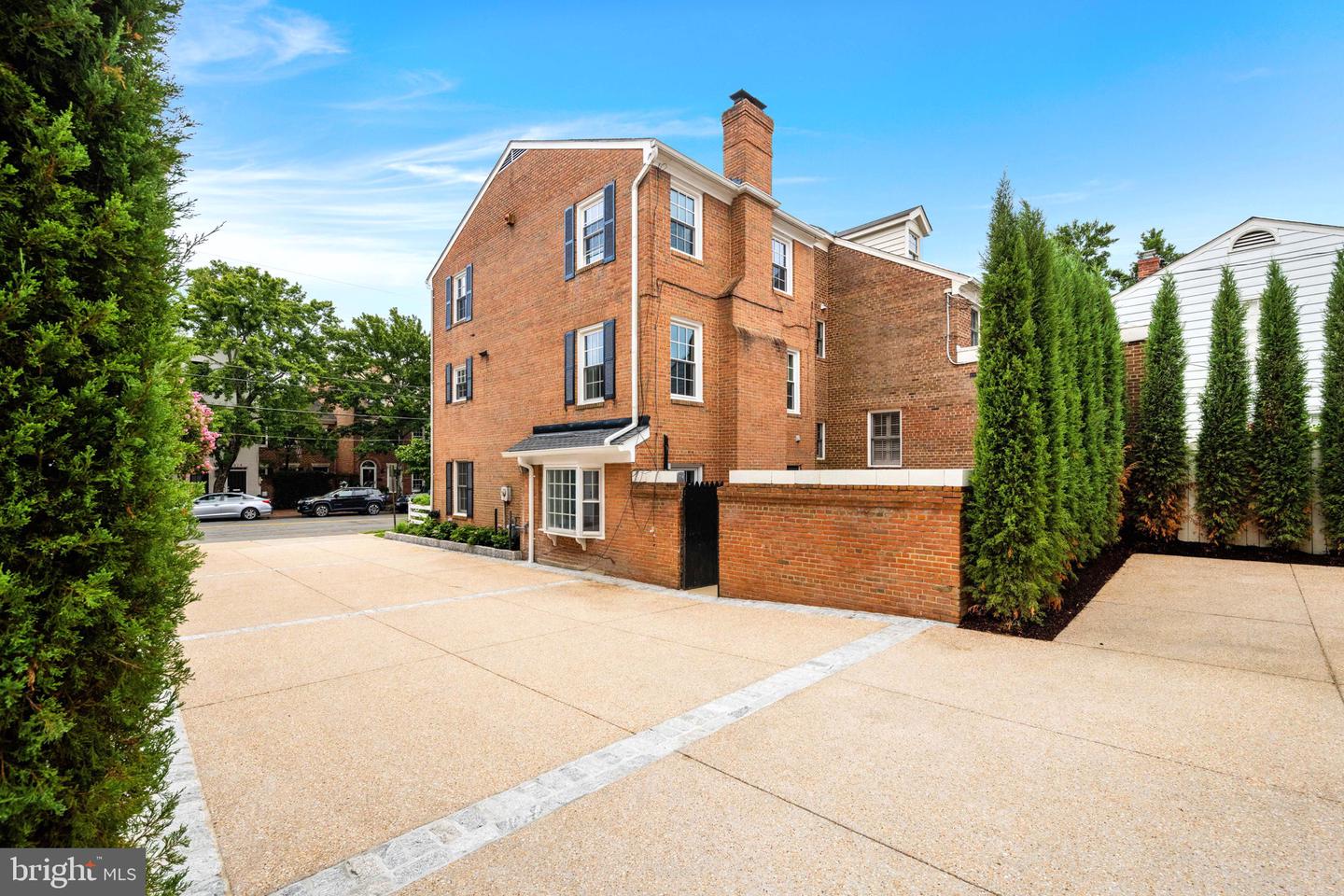 621 S SAINT ASAPH ST, ALEXANDRIA, Virginia 22314, 4 Bedrooms Bedrooms, ,2 BathroomsBathrooms,Residential,For sale,621 S SAINT ASAPH ST,VAAX2048238 MLS # VAAX2048238
