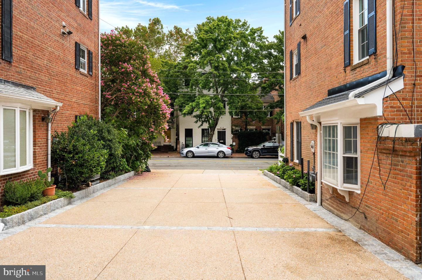 621 S SAINT ASAPH ST, ALEXANDRIA, Virginia 22314, 4 Bedrooms Bedrooms, ,2 BathroomsBathrooms,Residential,For sale,621 S SAINT ASAPH ST,VAAX2048238 MLS # VAAX2048238