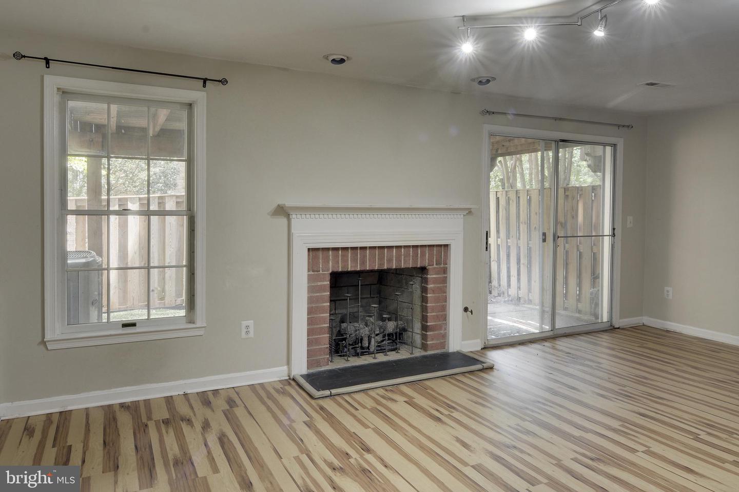 5155 WOODFIELD DR, CENTREVILLE, Virginia 20120, 3 Bedrooms Bedrooms, ,2 BathroomsBathrooms,Residential,For sale,5155 WOODFIELD DR,VAFX2259572 MLS # VAFX2259572