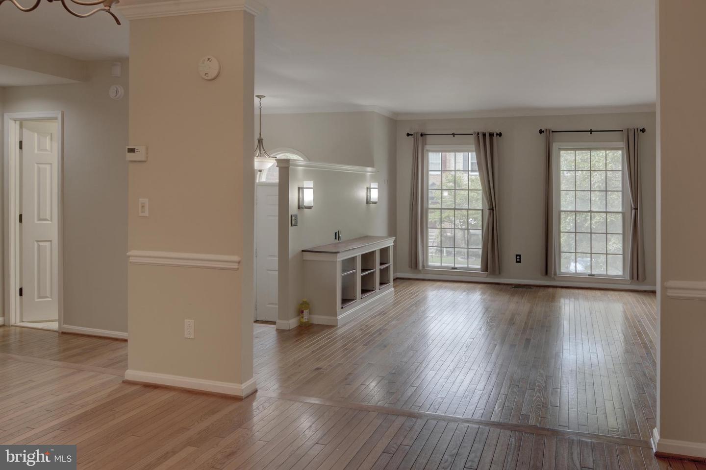 5155 WOODFIELD DR, CENTREVILLE, Virginia 20120, 3 Bedrooms Bedrooms, ,2 BathroomsBathrooms,Residential,For sale,5155 WOODFIELD DR,VAFX2259572 MLS # VAFX2259572
