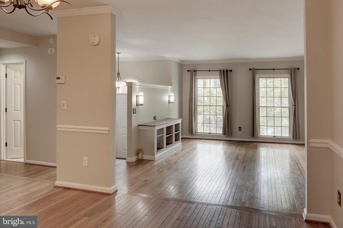 5155 WOODFIELD DR, CENTREVILLE, Virginia 20120, 3 Bedrooms Bedrooms, ,2 BathroomsBathrooms,Residential,For sale,5155 WOODFIELD DR,VAFX2259572 MLS # VAFX2259572
