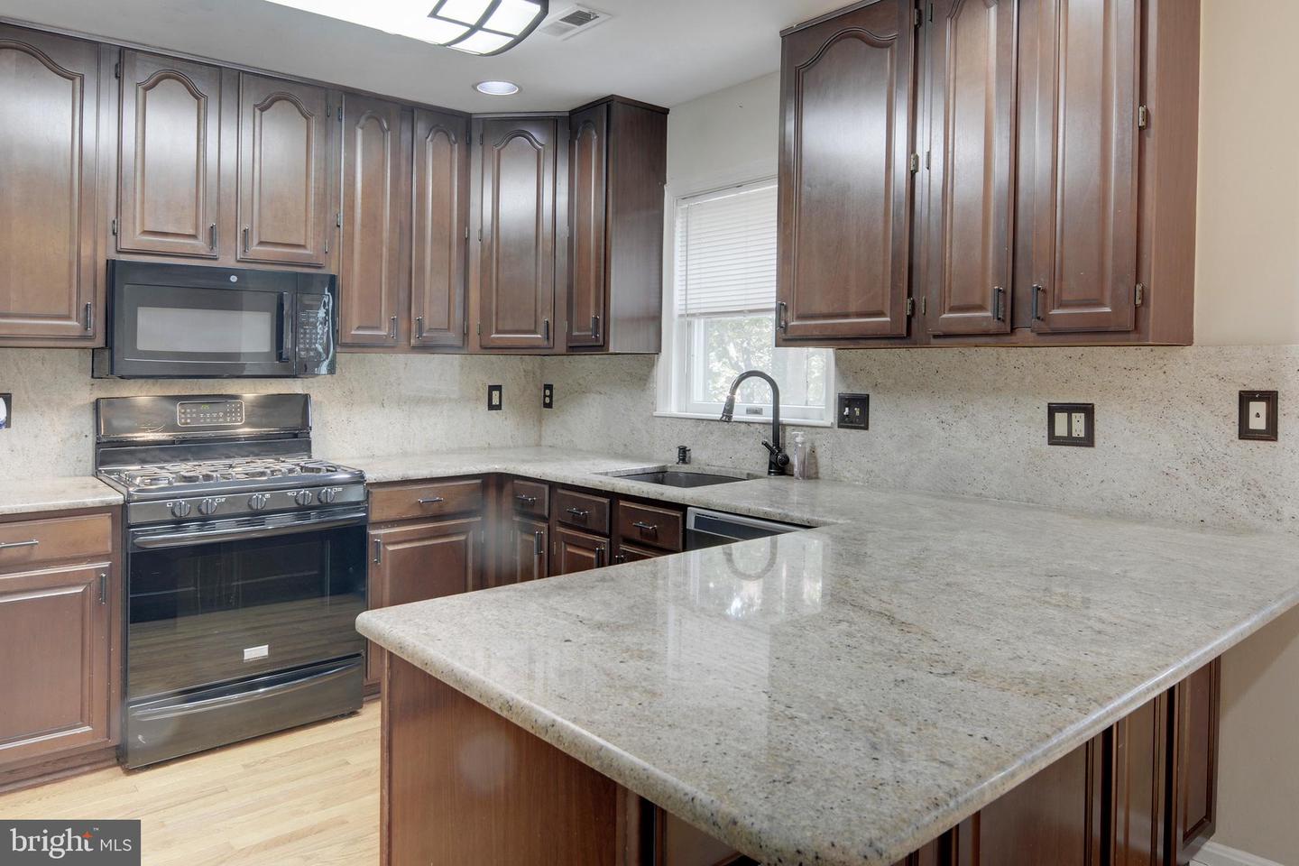 5155 WOODFIELD DR, CENTREVILLE, Virginia 20120, 3 Bedrooms Bedrooms, ,2 BathroomsBathrooms,Residential,For sale,5155 WOODFIELD DR,VAFX2259572 MLS # VAFX2259572