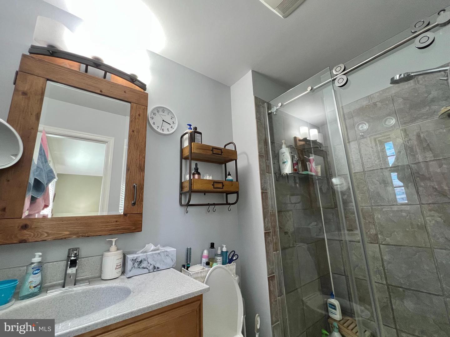 13501 KING CHARLES DR, CHANTILLY, Virginia 20151, 3 Bedrooms Bedrooms, ,2 BathroomsBathrooms,Residential,For sale,13501 KING CHARLES DR,VAFX2259676 MLS # VAFX2259676