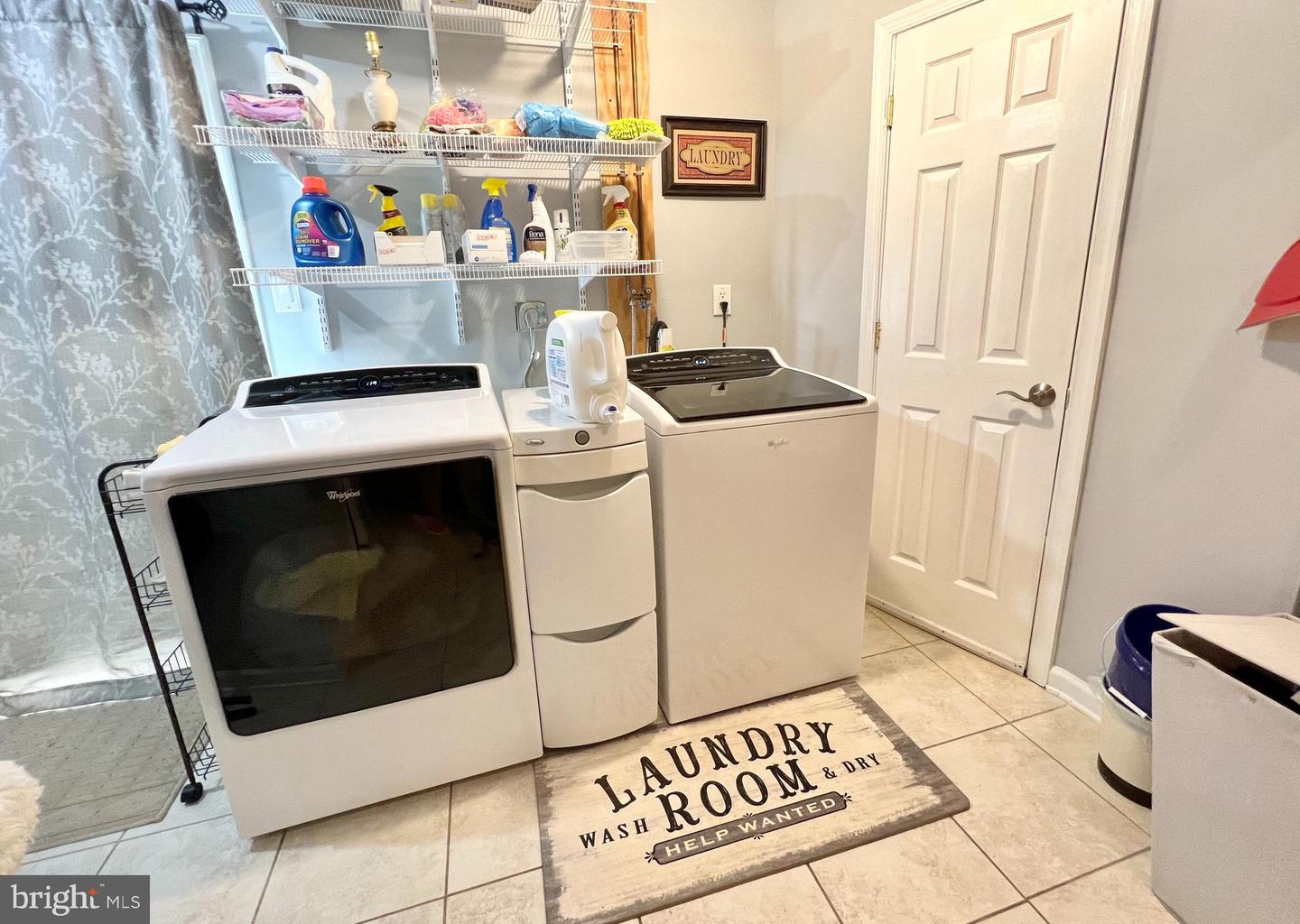13501 KING CHARLES DR, CHANTILLY, Virginia 20151, 3 Bedrooms Bedrooms, ,2 BathroomsBathrooms,Residential,For sale,13501 KING CHARLES DR,VAFX2259676 MLS # VAFX2259676