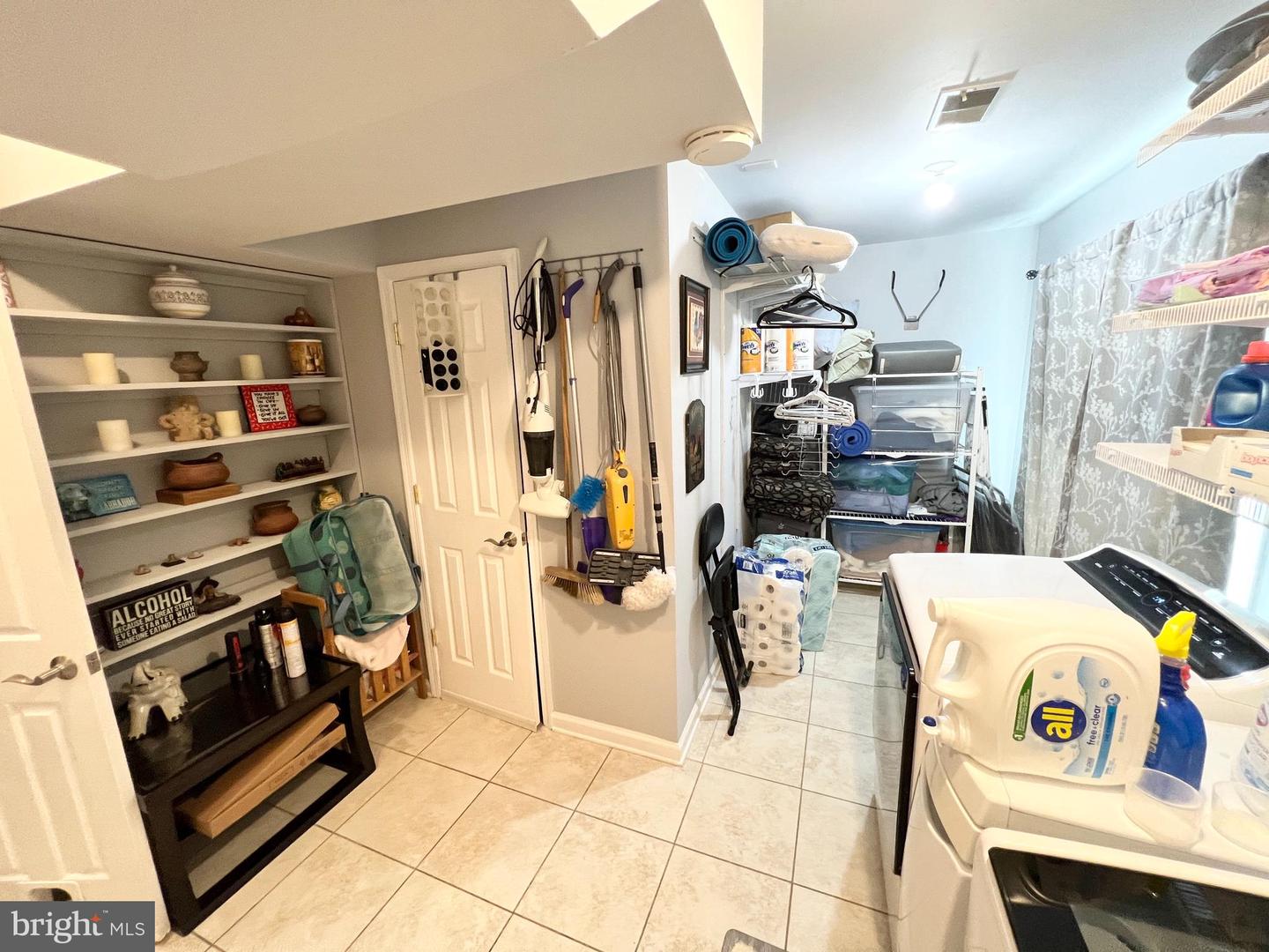 13501 KING CHARLES DR, CHANTILLY, Virginia 20151, 3 Bedrooms Bedrooms, ,2 BathroomsBathrooms,Residential,For sale,13501 KING CHARLES DR,VAFX2259676 MLS # VAFX2259676
