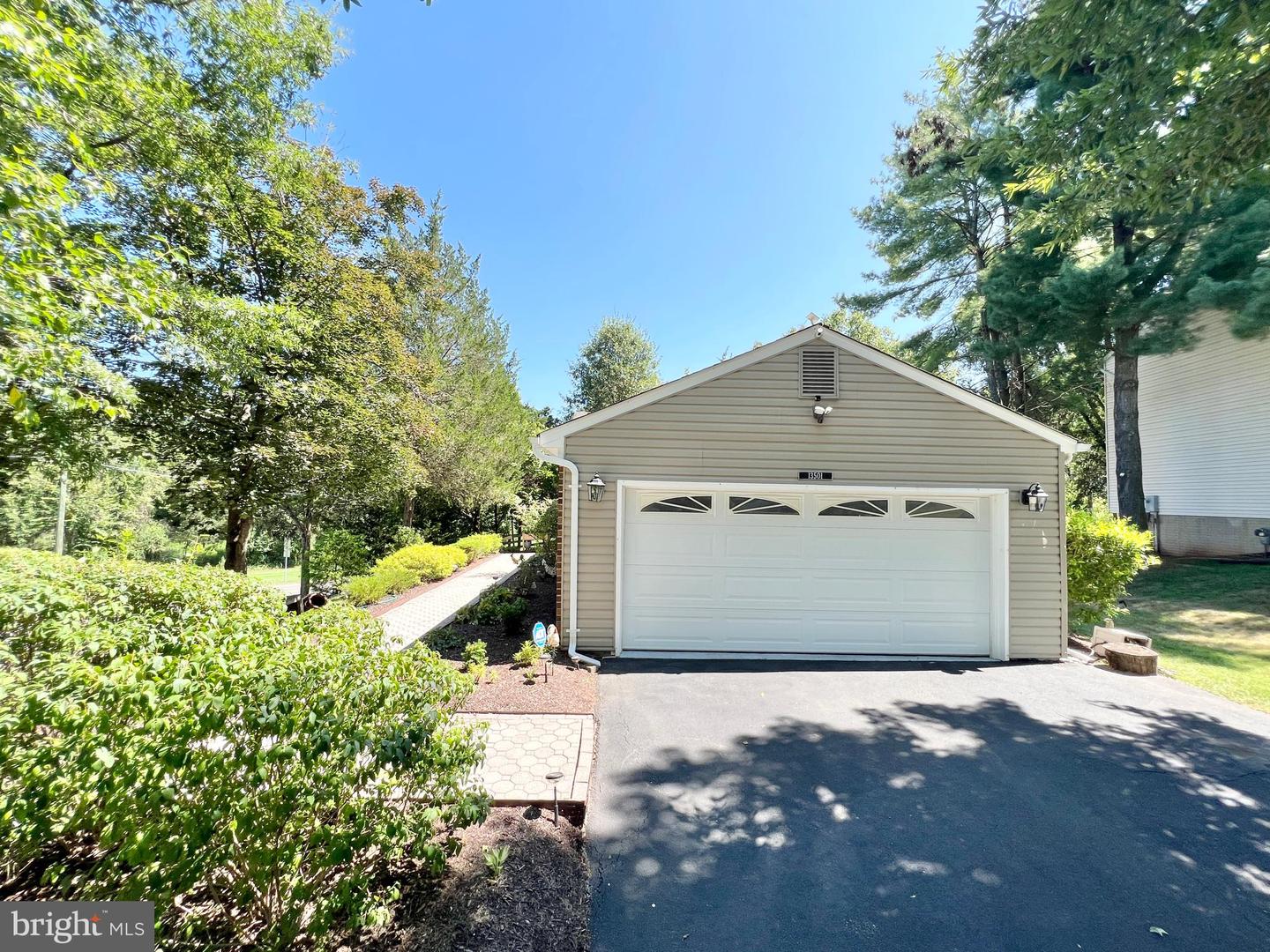 13501 KING CHARLES DR, CHANTILLY, Virginia 20151, 3 Bedrooms Bedrooms, ,2 BathroomsBathrooms,Residential,For sale,13501 KING CHARLES DR,VAFX2259676 MLS # VAFX2259676