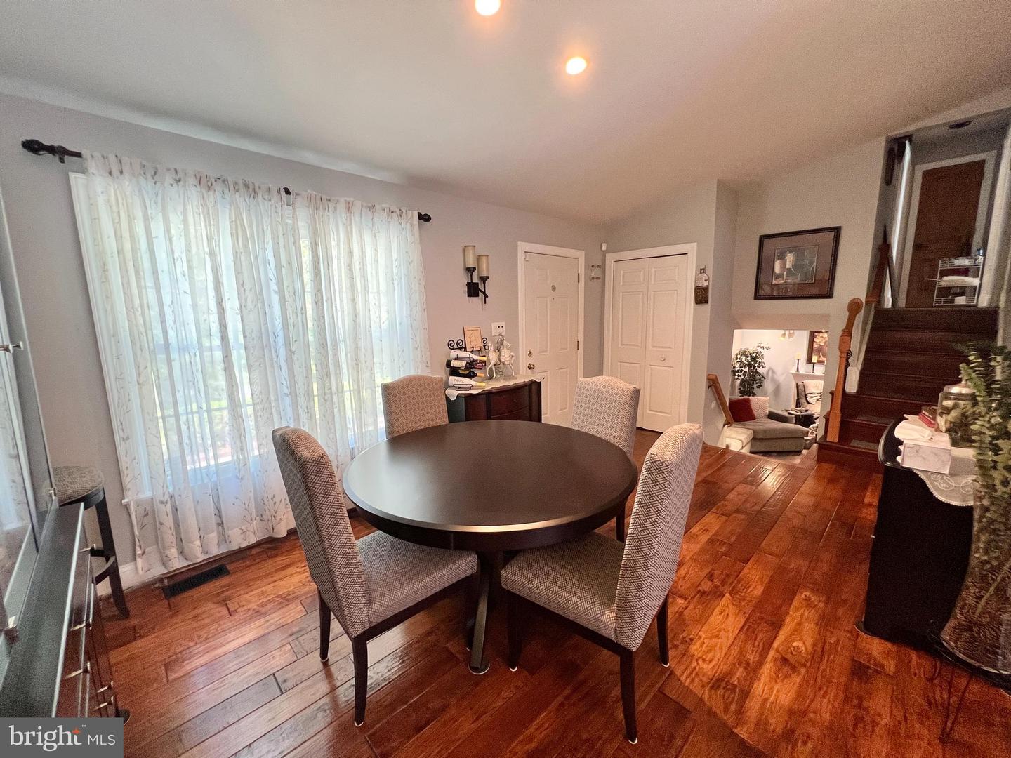 13501 KING CHARLES DR, CHANTILLY, Virginia 20151, 3 Bedrooms Bedrooms, ,2 BathroomsBathrooms,Residential,For sale,13501 KING CHARLES DR,VAFX2259676 MLS # VAFX2259676
