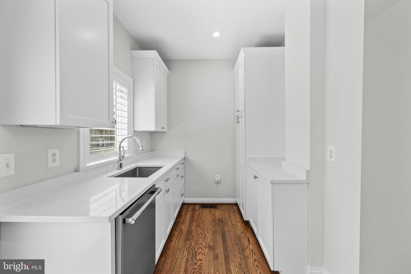 760 HOBART PL NW, WASHINGTON, District Of Columbia 20001, 3 Bedrooms Bedrooms, ,2 BathroomsBathrooms,Residential,For sale,760 HOBART PL NW,DCDC2214024 MLS # DCDC2214024