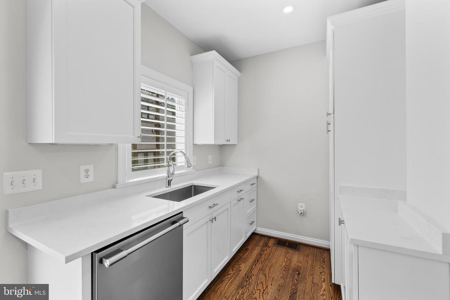 760 HOBART PL NW, WASHINGTON, District Of Columbia 20001, 3 Bedrooms Bedrooms, ,2 BathroomsBathrooms,Residential,For sale,760 HOBART PL NW,DCDC2214024 MLS # DCDC2214024