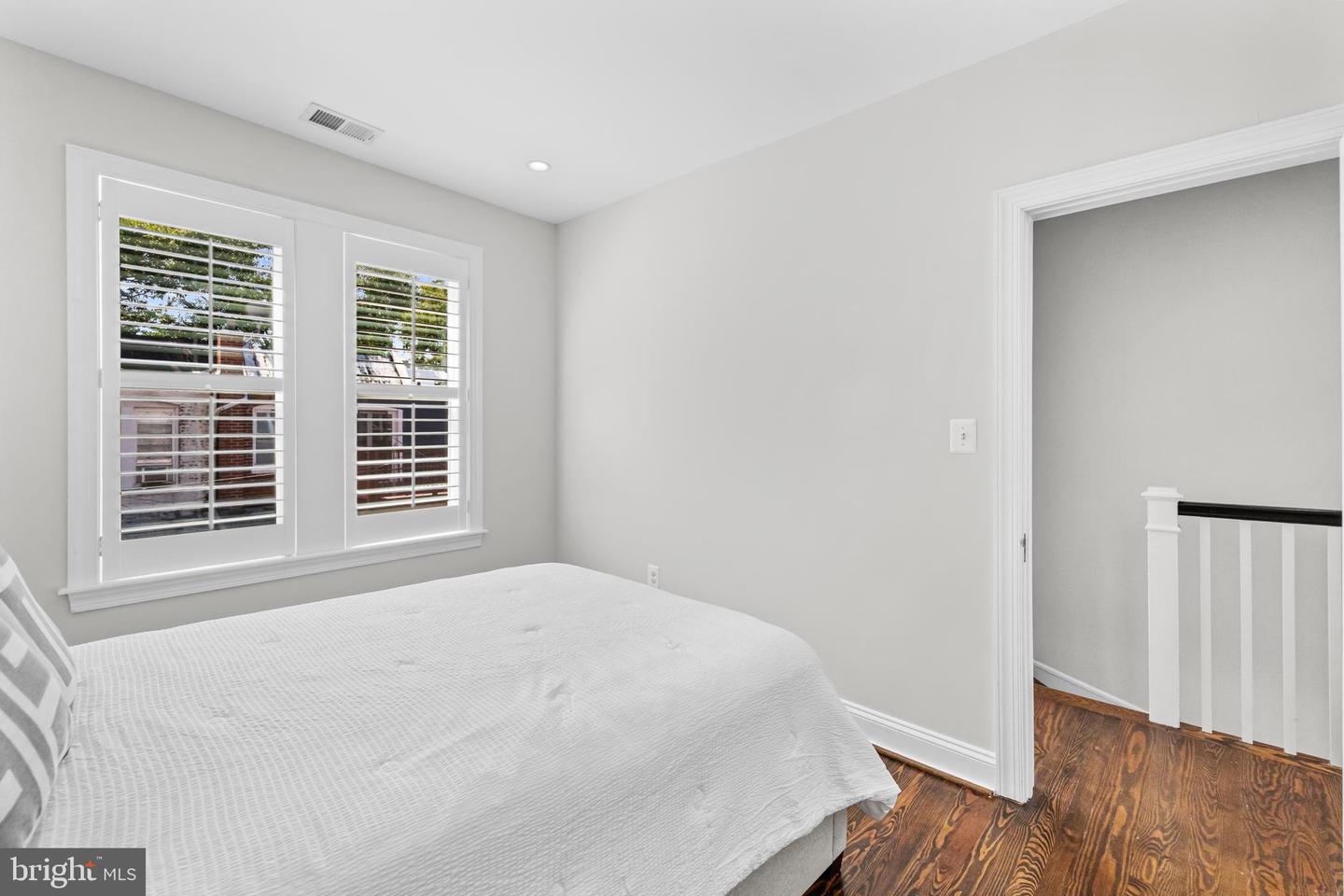 760 HOBART PL NW, WASHINGTON, District Of Columbia 20001, 3 Bedrooms Bedrooms, ,2 BathroomsBathrooms,Residential,For sale,760 HOBART PL NW,DCDC2214024 MLS # DCDC2214024