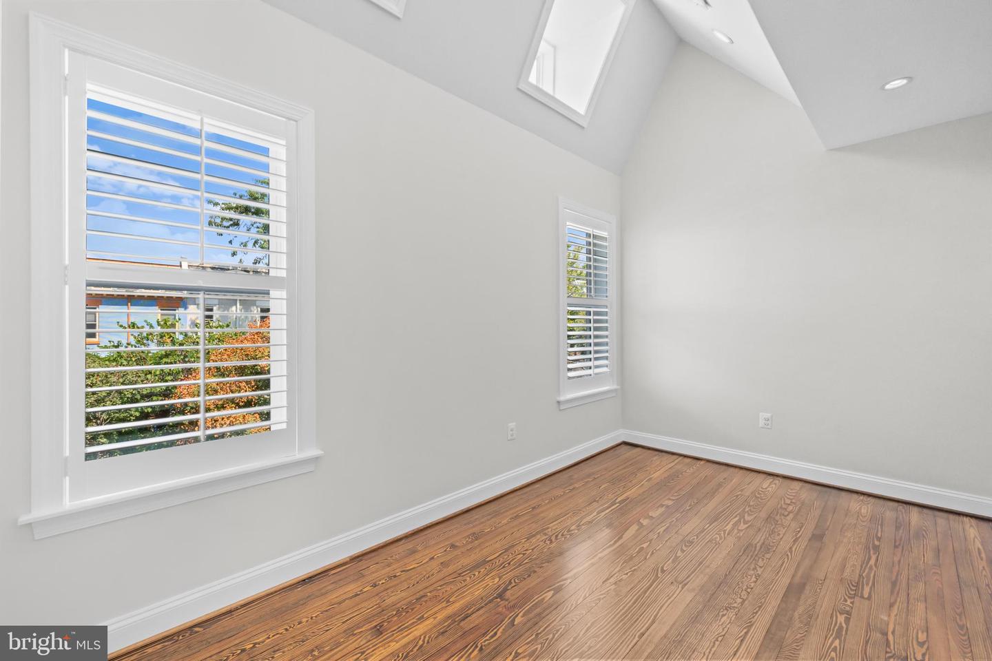 760 HOBART PL NW, WASHINGTON, District Of Columbia 20001, 3 Bedrooms Bedrooms, ,2 BathroomsBathrooms,Residential,For sale,760 HOBART PL NW,DCDC2214024 MLS # DCDC2214024