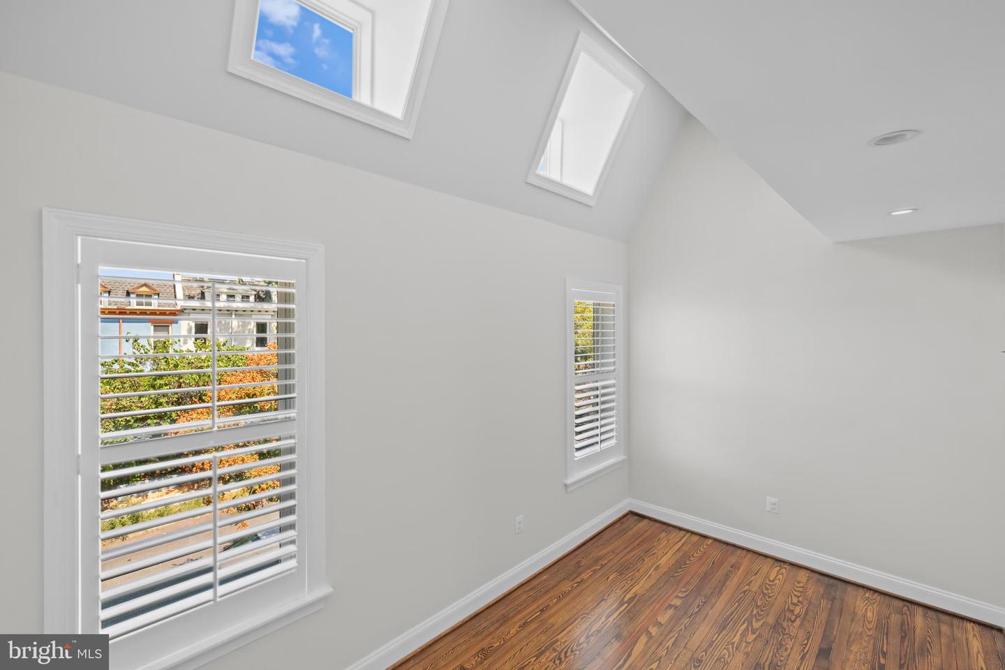 760 HOBART PL NW, WASHINGTON, District Of Columbia 20001, 3 Bedrooms Bedrooms, ,2 BathroomsBathrooms,Residential,For sale,760 HOBART PL NW,DCDC2214024 MLS # DCDC2214024