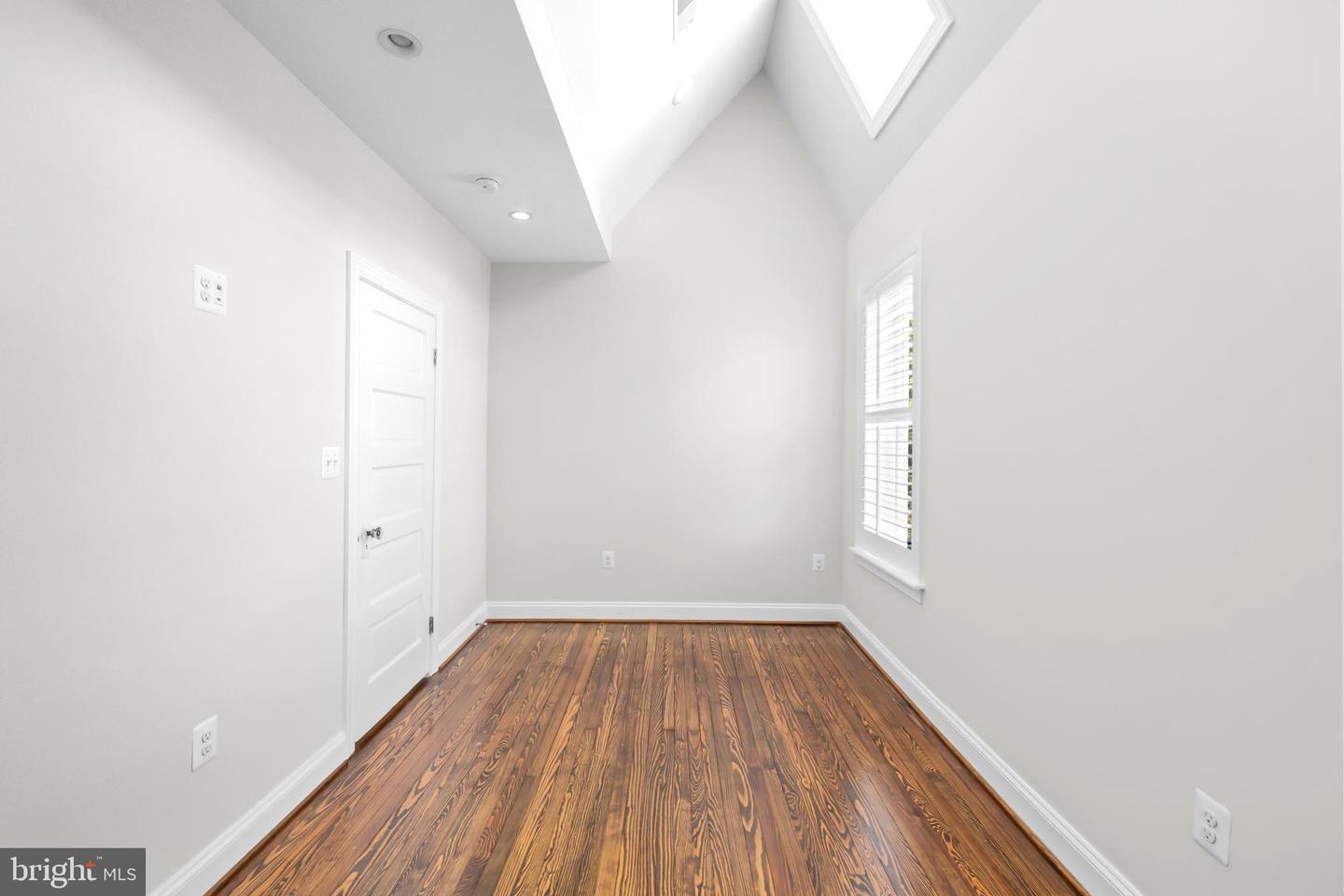 760 HOBART PL NW, WASHINGTON, District Of Columbia 20001, 3 Bedrooms Bedrooms, ,2 BathroomsBathrooms,Residential,For sale,760 HOBART PL NW,DCDC2214024 MLS # DCDC2214024