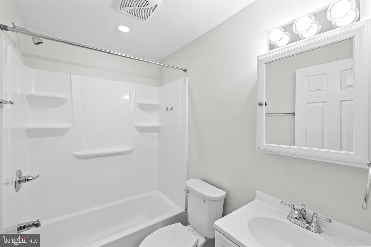 760 HOBART PL NW, WASHINGTON, District Of Columbia 20001, 3 Bedrooms Bedrooms, ,2 BathroomsBathrooms,Residential,For sale,760 HOBART PL NW,DCDC2214024 MLS # DCDC2214024