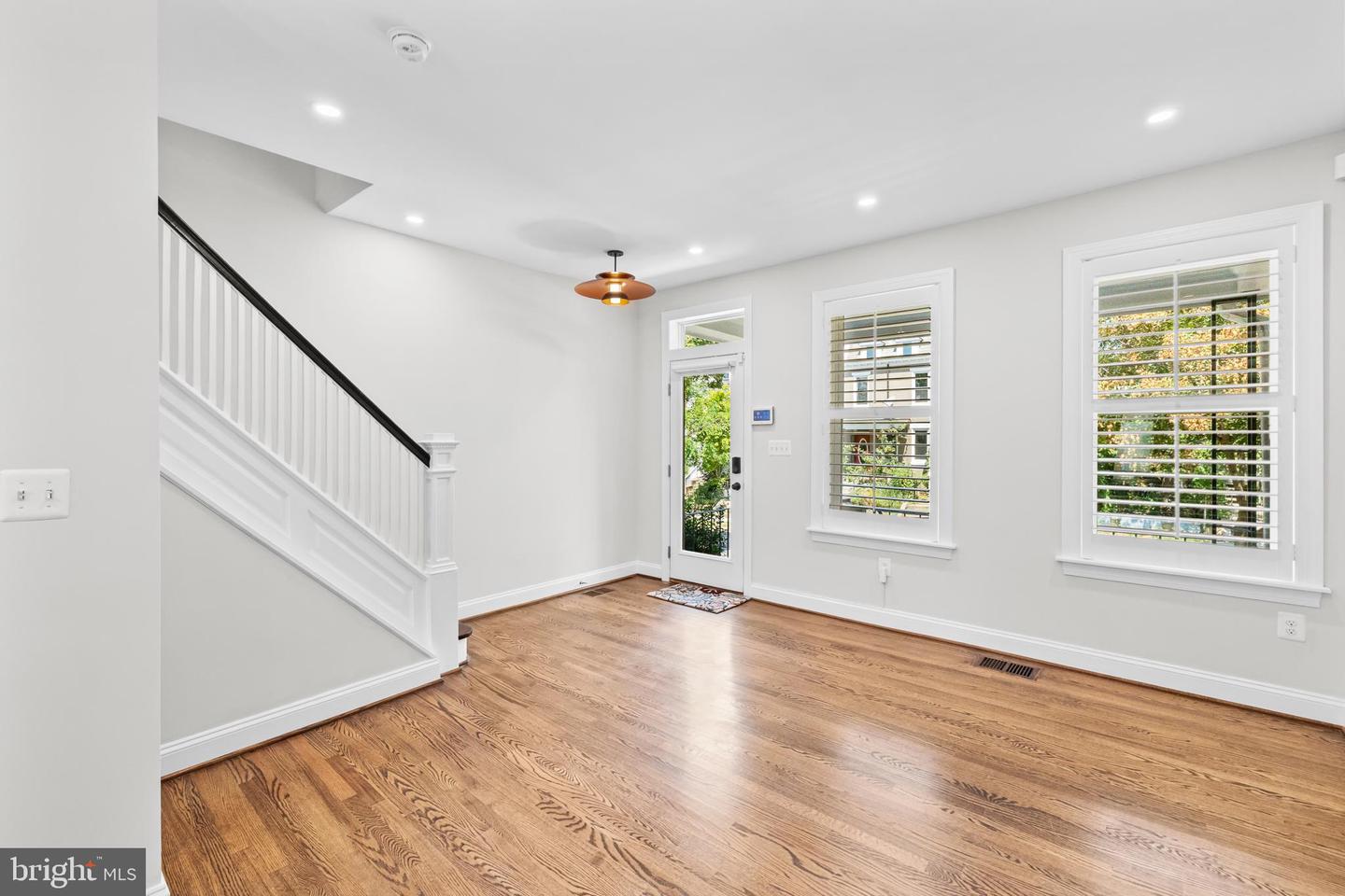 760 HOBART PL NW, WASHINGTON, District Of Columbia 20001, 3 Bedrooms Bedrooms, ,2 BathroomsBathrooms,Residential,For sale,760 HOBART PL NW,DCDC2214024 MLS # DCDC2214024