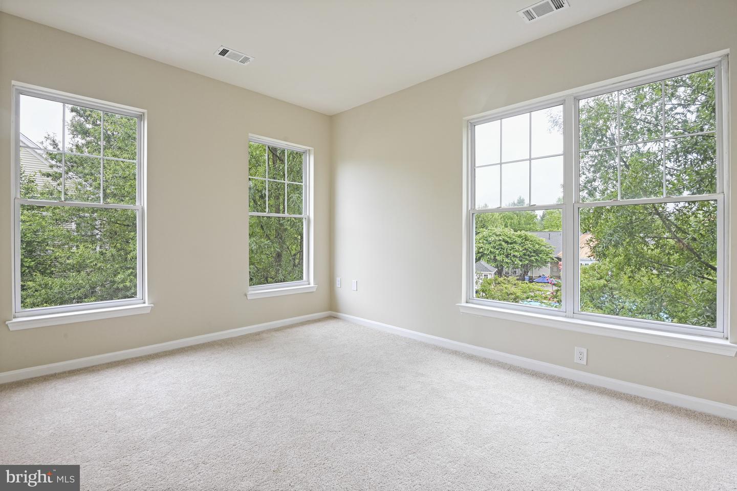 13371-T CONNOR DR #T, CENTREVILLE, Virginia 20120, 2 Bedrooms Bedrooms, ,2 BathroomsBathrooms,Residential,For sale,13371-T CONNOR DR #T,VAFX2259870 MLS # VAFX2259870