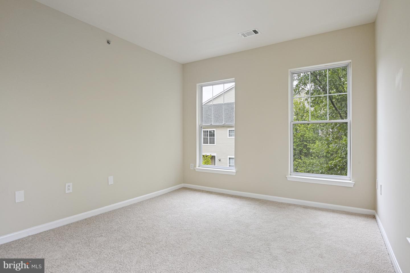13371-T CONNOR DR #T, CENTREVILLE, Virginia 20120, 2 Bedrooms Bedrooms, ,2 BathroomsBathrooms,Residential,For sale,13371-T CONNOR DR #T,VAFX2259870 MLS # VAFX2259870