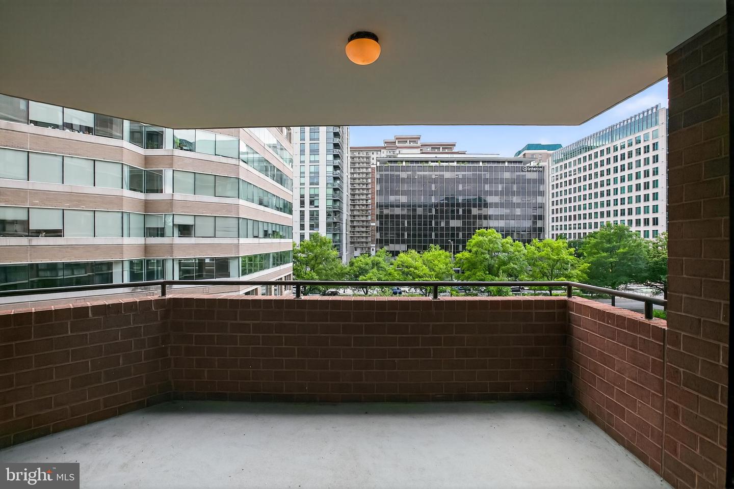 1001 N RANDOLPH ST #418, ARLINGTON, Virginia 22201, 1 Bedroom Bedrooms, ,1 BathroomBathrooms,Residential,For sale,1001 N RANDOLPH ST #418,VAAR2062012 MLS # VAAR2062012