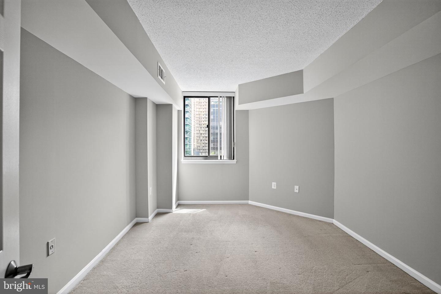 1001 N RANDOLPH ST #418, ARLINGTON, Virginia 22201, 1 Bedroom Bedrooms, ,1 BathroomBathrooms,Residential,For sale,1001 N RANDOLPH ST #418,VAAR2062012 MLS # VAAR2062012