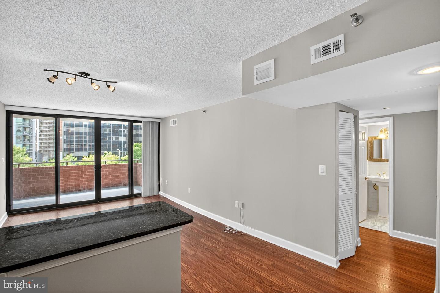 1001 N RANDOLPH ST #418, ARLINGTON, Virginia 22201, 1 Bedroom Bedrooms, ,1 BathroomBathrooms,Residential,For sale,1001 N RANDOLPH ST #418,VAAR2062012 MLS # VAAR2062012