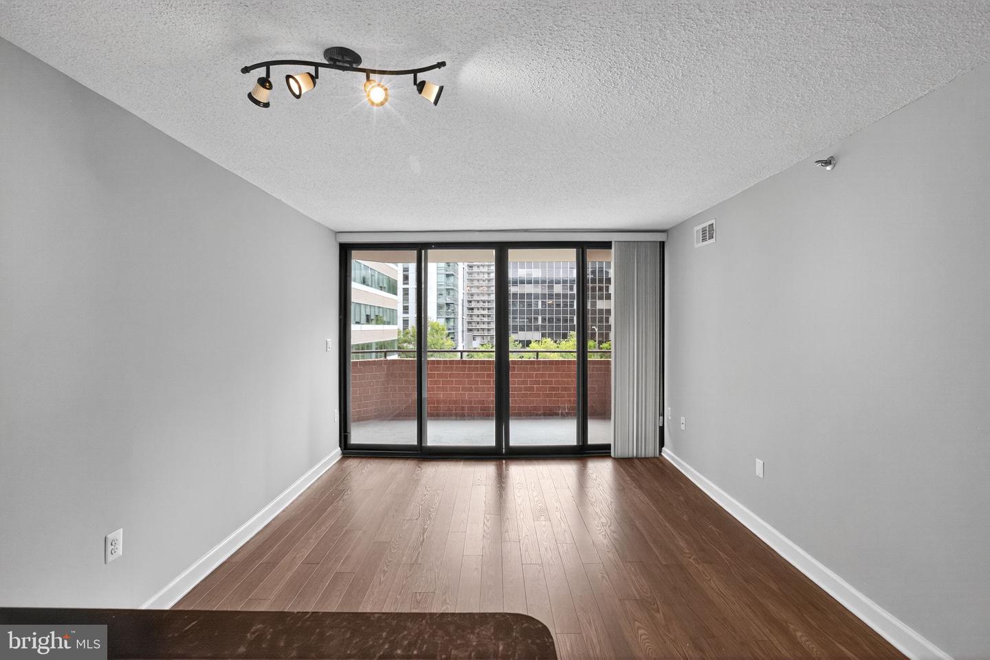 1001 N RANDOLPH ST #418, ARLINGTON, Virginia 22201, 1 Bedroom Bedrooms, ,1 BathroomBathrooms,Residential,For sale,1001 N RANDOLPH ST #418,VAAR2062012 MLS # VAAR2062012