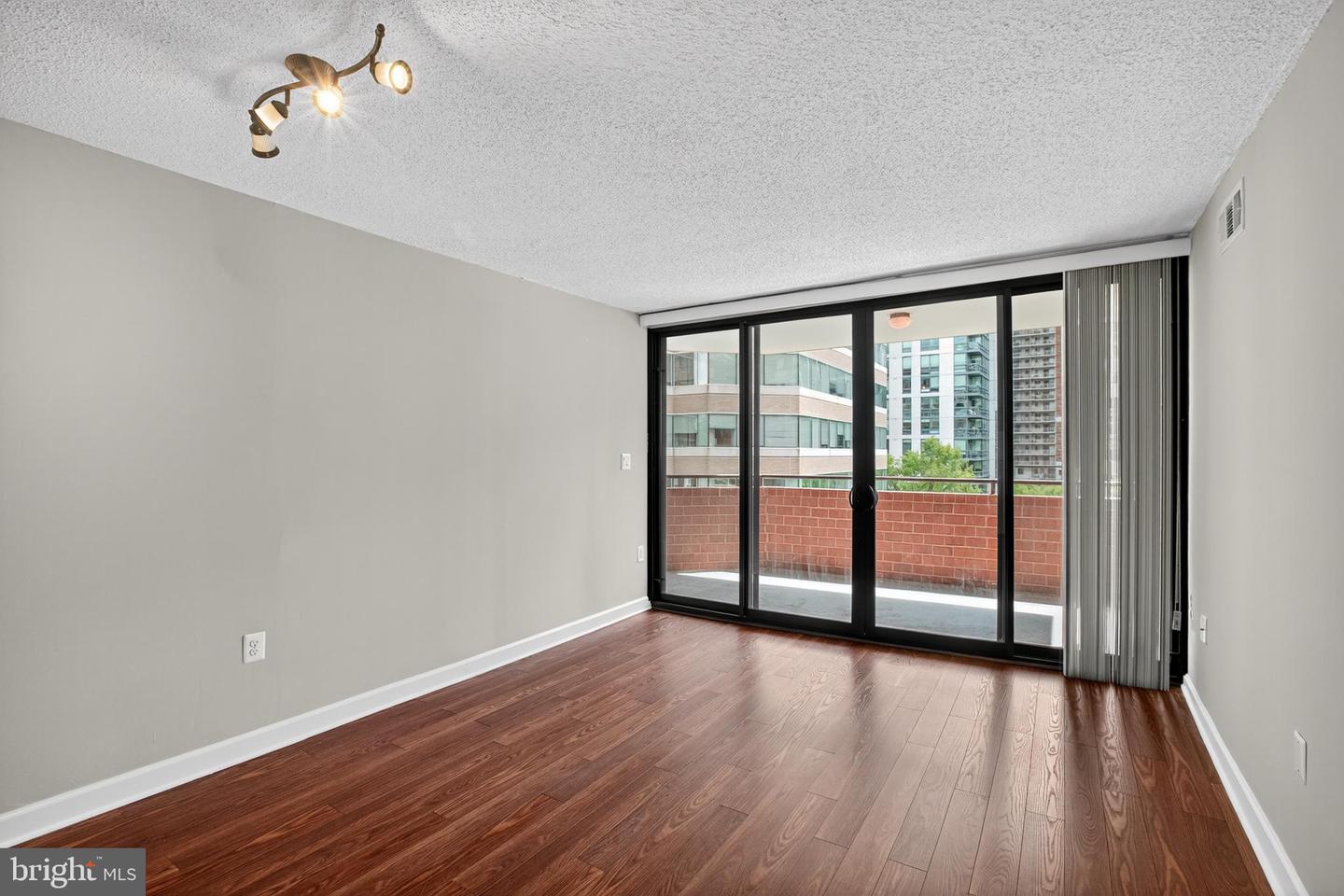 1001 N RANDOLPH ST #418, ARLINGTON, Virginia 22201, 1 Bedroom Bedrooms, ,1 BathroomBathrooms,Residential,For sale,1001 N RANDOLPH ST #418,VAAR2062012 MLS # VAAR2062012