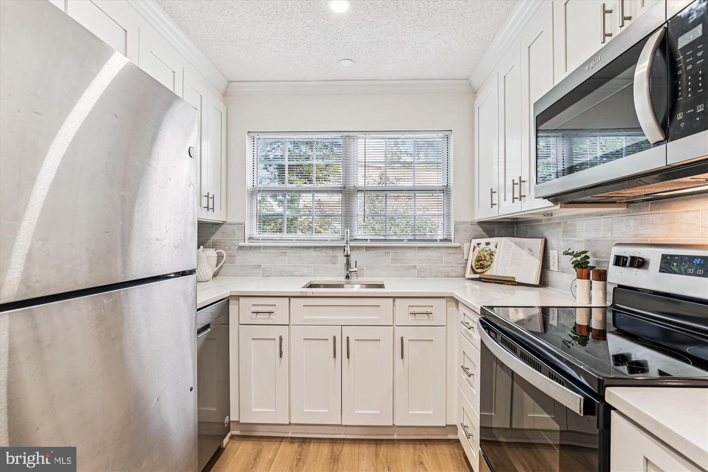 12105 GREENWAY CT #201, FAIRFAX, Virginia 22033, 3 Bedrooms Bedrooms, ,2 BathroomsBathrooms,Residential,For sale,12105 GREENWAY CT #201,VAFX2259972 MLS # VAFX2259972
